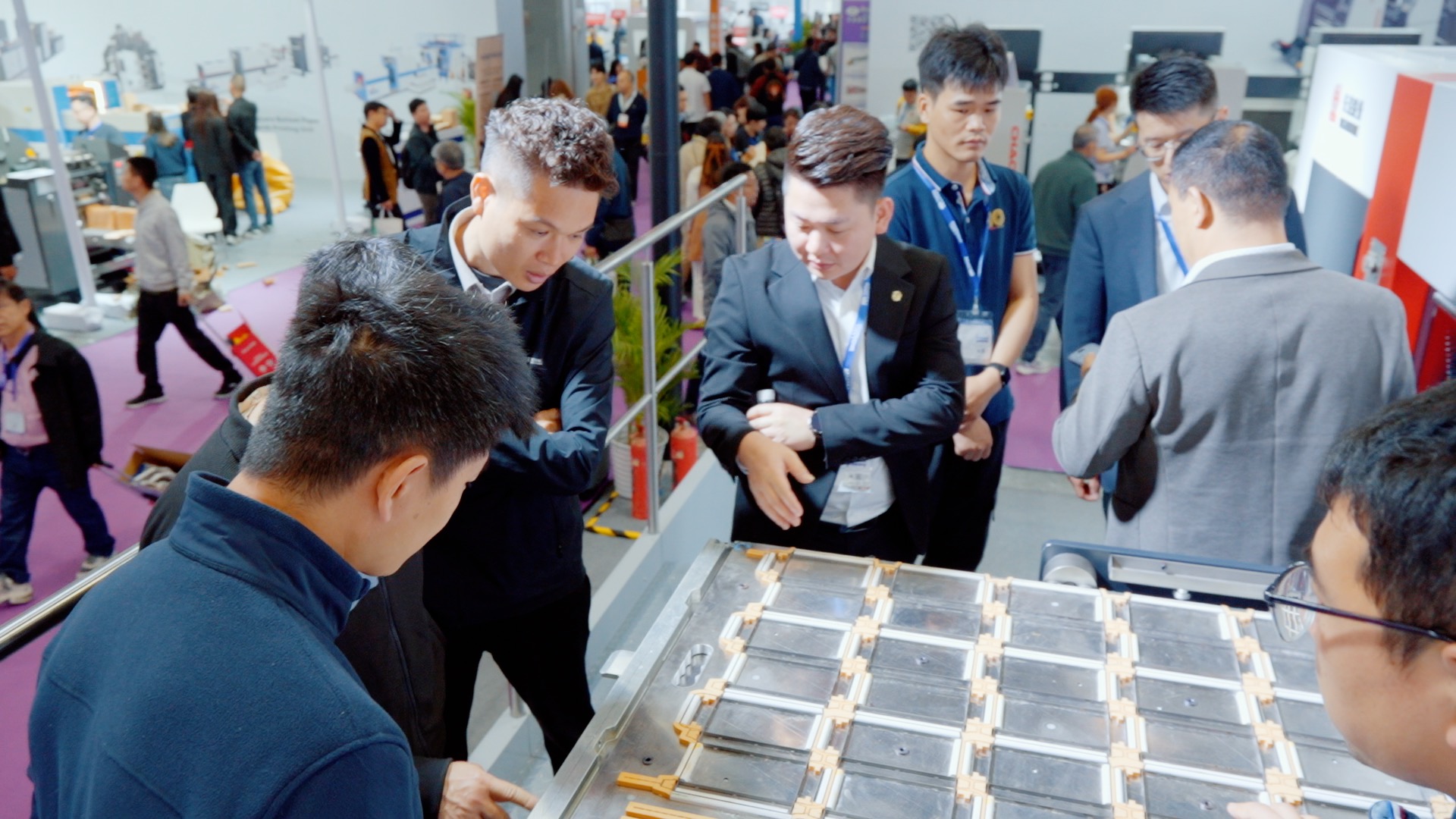 聚焦华南展｜九游老哥J9俱乐部官网产品+智能化双赋能，有恒新品亮相，展台热度拉满